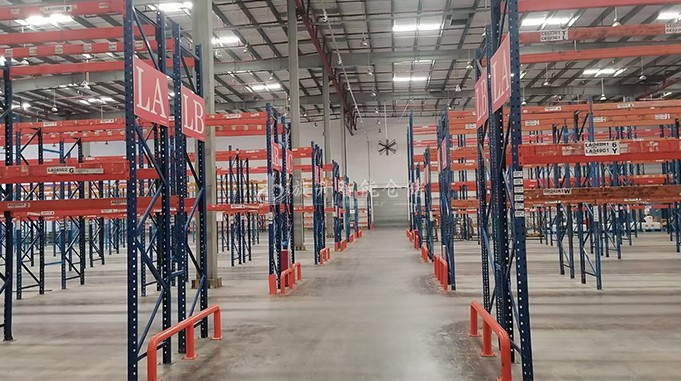 仓库重型货架的优势有哪些？提升仓储效率与经济效益的利器_旋升智能仓储.jpg
